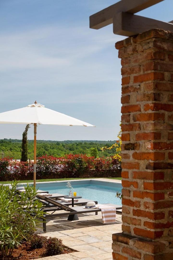 Rustic Villa Calluna & Cardamine With A Pool Sveti Lovreč Pazenatički Exterior foto