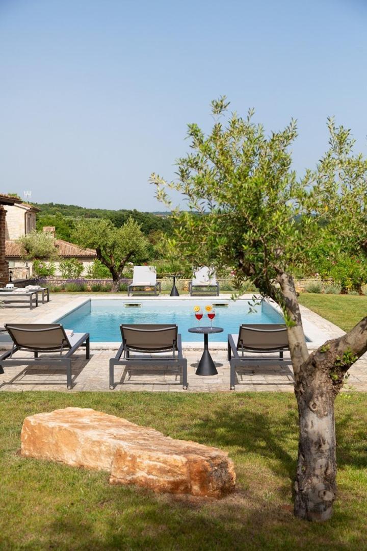Rustic Villa Calluna & Cardamine With A Pool Sveti Lovreč Pazenatički Exterior foto